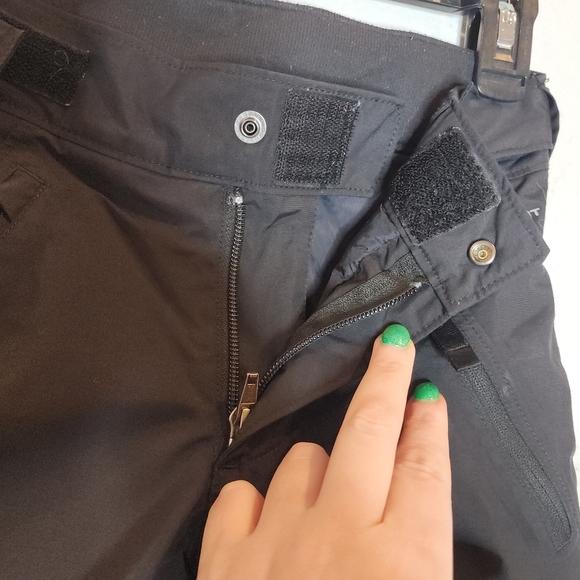 The North Face EZ Grow DryVent Black Snow pants. Kids size xxs. - Picture 3 of 16